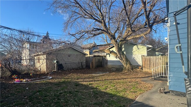 Building Photo - 57 Ferncliffe Dr