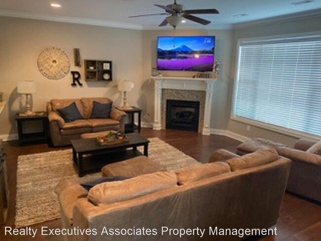 Building Photo - 3 br, 2.5 bath House - 2207 Villa Garden Way