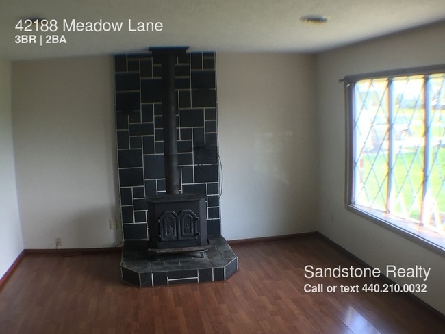 Foto del edificio - 42188 Meadow Ln