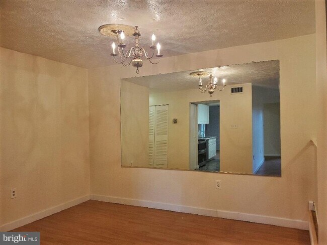 Foto del edificio - 7700 Hanover Pkwy