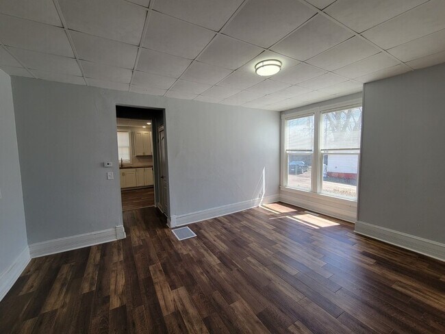 Foto del edificio - 322 N C St