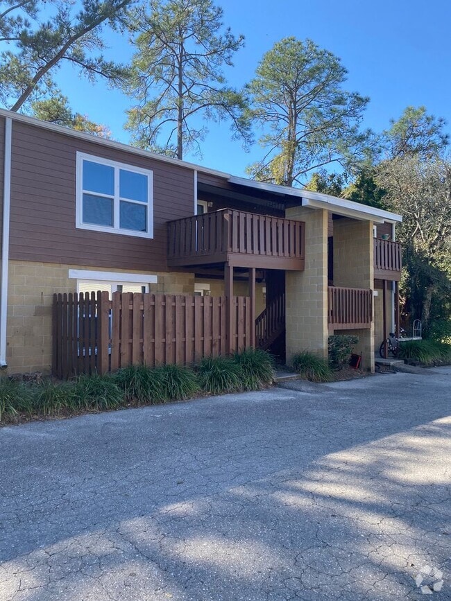Building Photo - 3934 SW 26th Dr