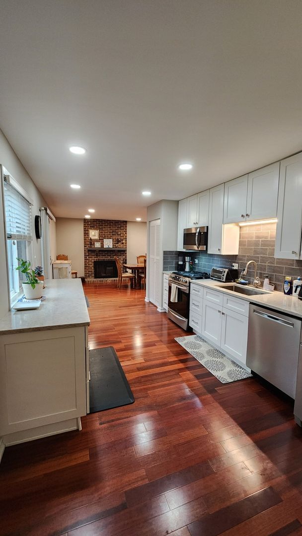 Foto del edificio - Charming 4BR House in Woodridge