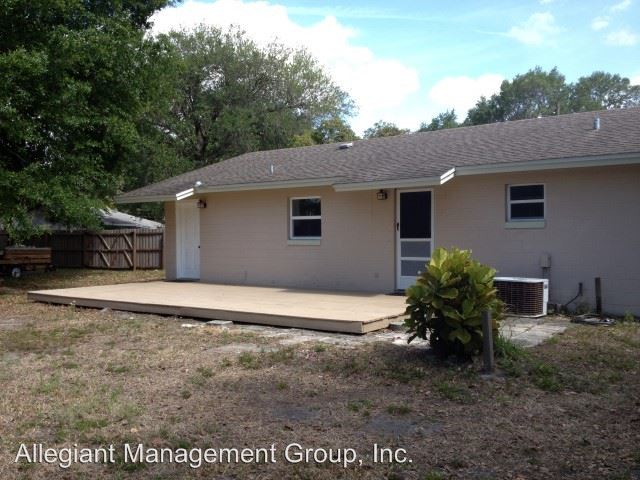 Building Photo - 1837 Manor Dr