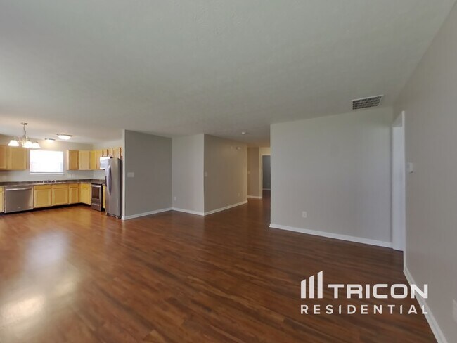Foto del edificio - 8170 Dartmoth Ln