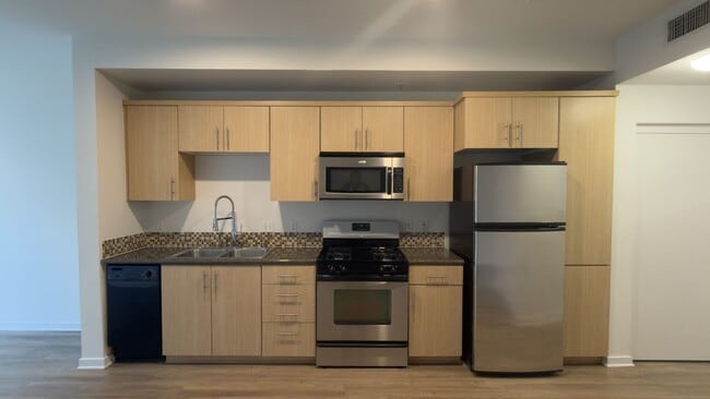 Interior Photo - Canvas LA