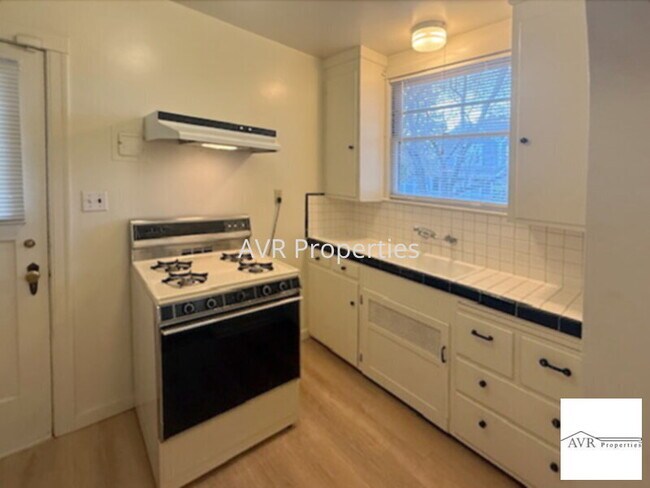 Foto del edificio - Historic studio near downtown Livermore and Library