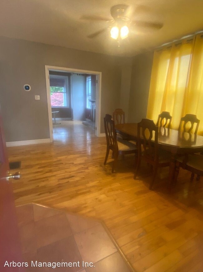 Building Photo - 3 br, 1.5 bath House - 600 Isabella Ave