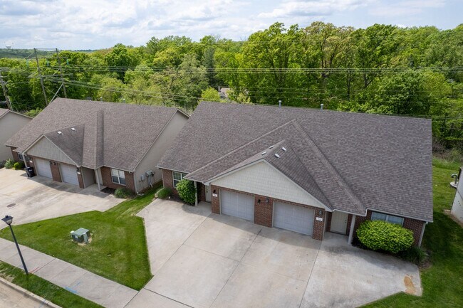 Building Photo - 509-511 Glenstone Dr.