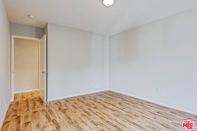 Building Photo - 1112 Ocean Park Blvd