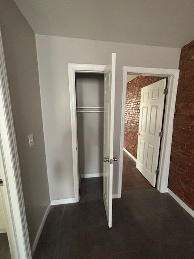 Foto del edificio - Charming Beautiful One Bedroom Apartment