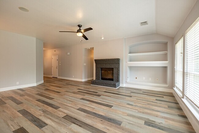 Foto del edificio - 3018 Rock Rose Pl