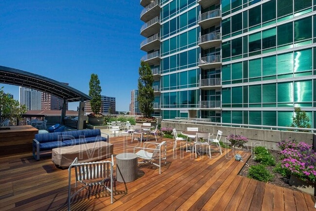 Foto del edificio - 943 Peachtree St NE