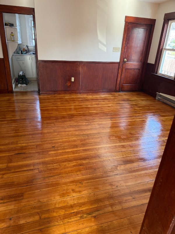 Building Photo - 546 Weeden St