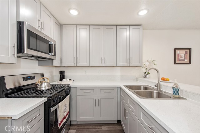 Foto principal - 450 E 4th St