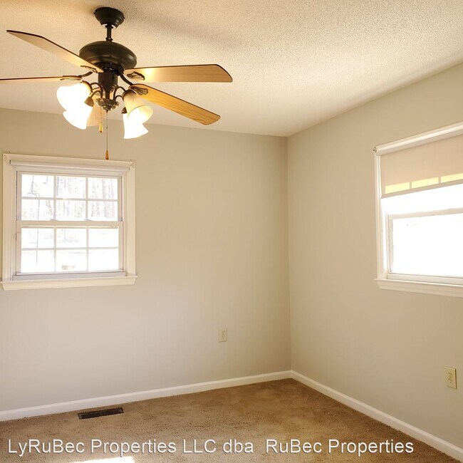 Building Photo - 4 br, 1 bath House - 319 Lake Montonia Rd