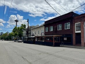 Building Photo - 815 5th Ave N