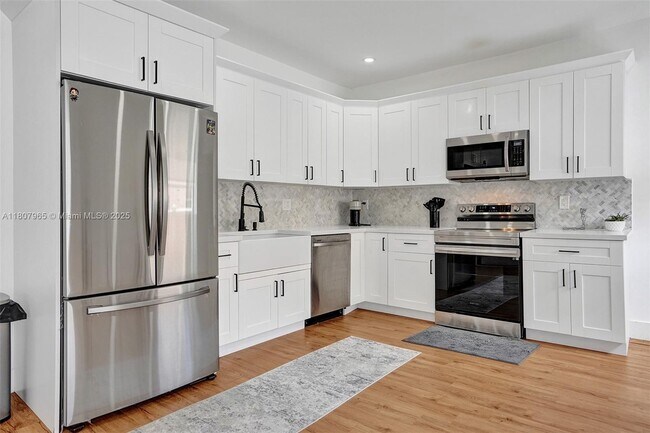Foto del edificio - 2978 SW 14th St