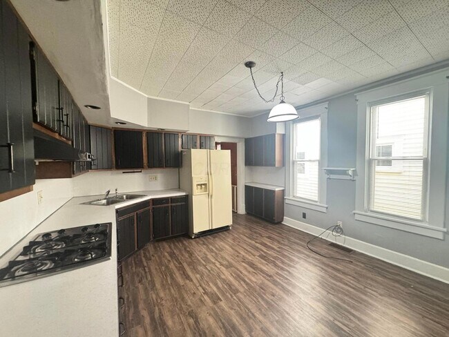 Foto del edificio - 617 E Main St