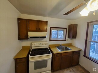 Building Photo - 323 Prestley Rd