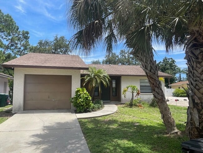 Open and bright 2/2 with garage - Open and bright 2/2 with garage House