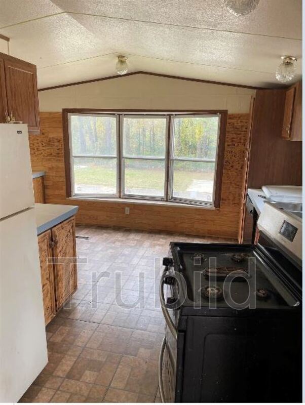 Building Photo - 13 Camden Dr