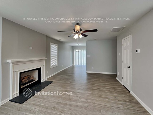Foto del edificio - 4002 Salmon River Dr