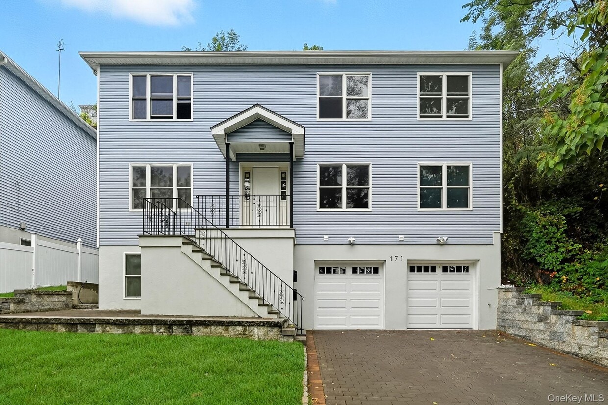 Primary Photo - 171 Frederic St