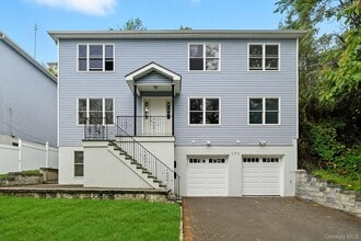 Building Photo - 171 Frederic St