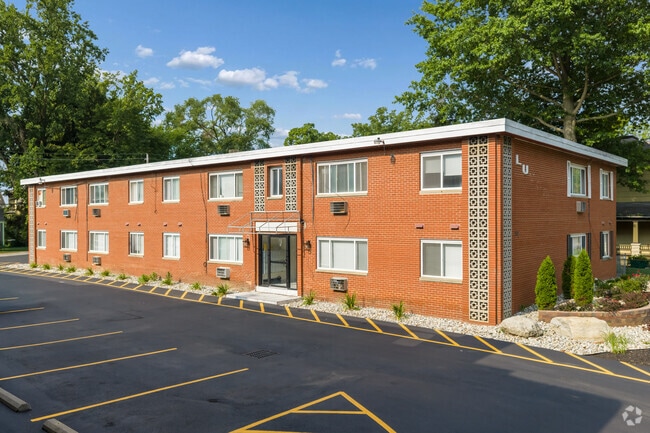 Building Photo - The Alba Apartments