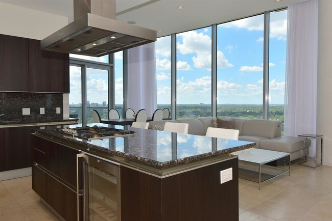 Foto del edificio - 2727 Kirby Dr