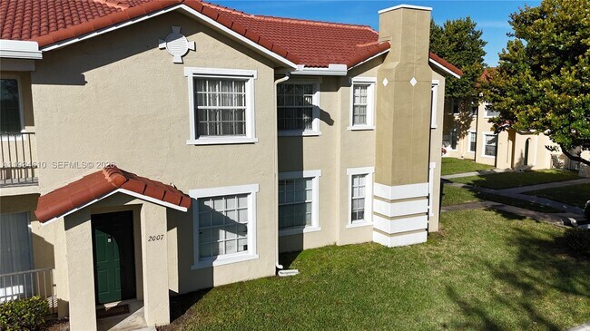 Foto del edificio - 2007 Belmont Ln