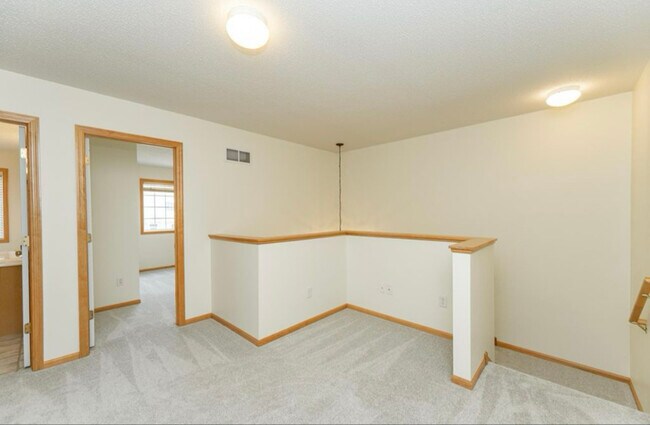 Foto del edificio - 5987 Sandcherry Pl NW