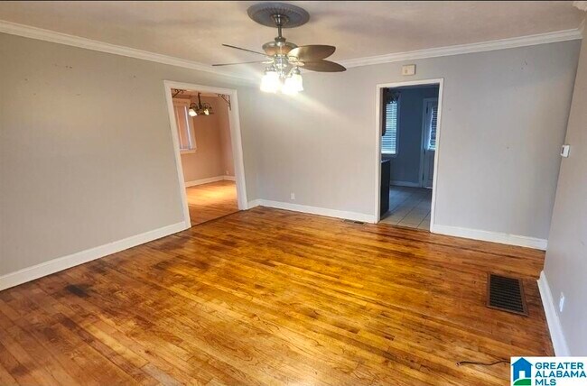 Foto del edificio - 361 Roebuck Dr