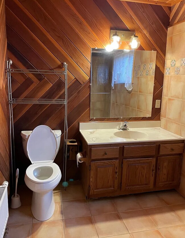 Building Photo - 3 bed/2 bath Log cabin on acreage with water rights