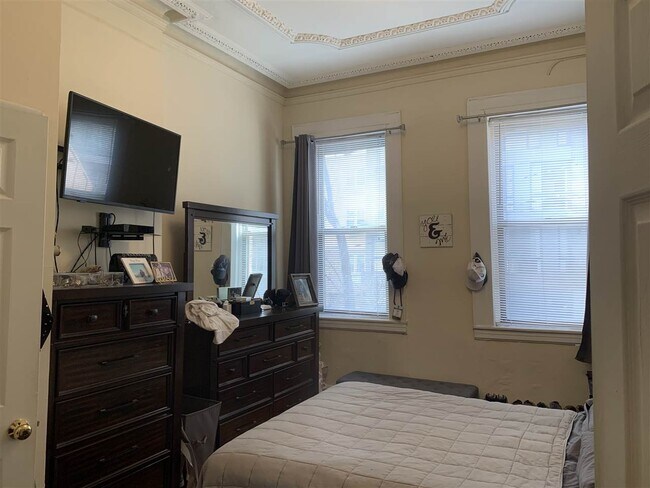 Bedroom - 123 Park Ave