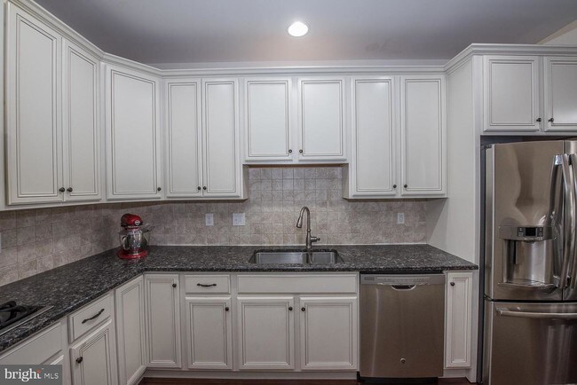Building Photo - 212 Clermont Dr