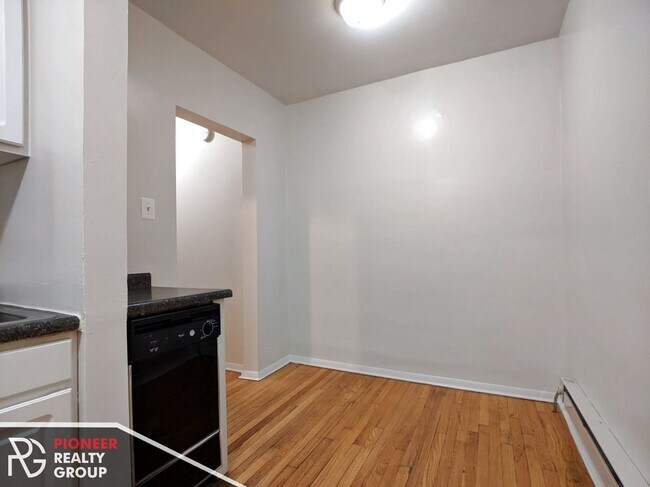 Foto del edificio - 837 W Cornelia Ave