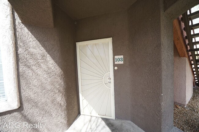 Foto del edificio - 3 br, 2 bath House - 7704 Himalayas Ave #1...