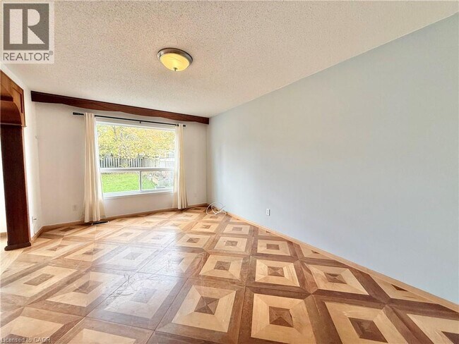 Photo du bâtiment - 63 Jordan Dr