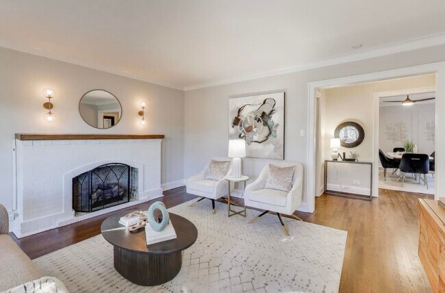 Foto del edificio - 1628 W Columbia Ave