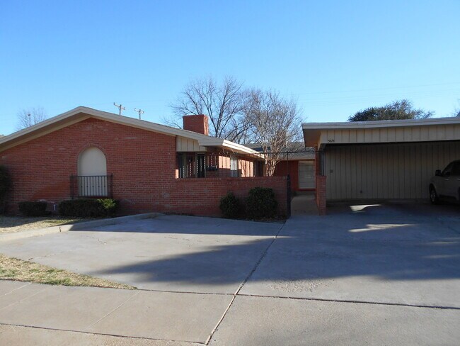 Foto del edificio - CJ 3813 51st Street