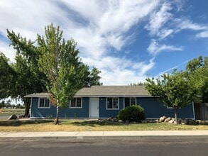 Building Photo - 3435 SW Pumice Ave