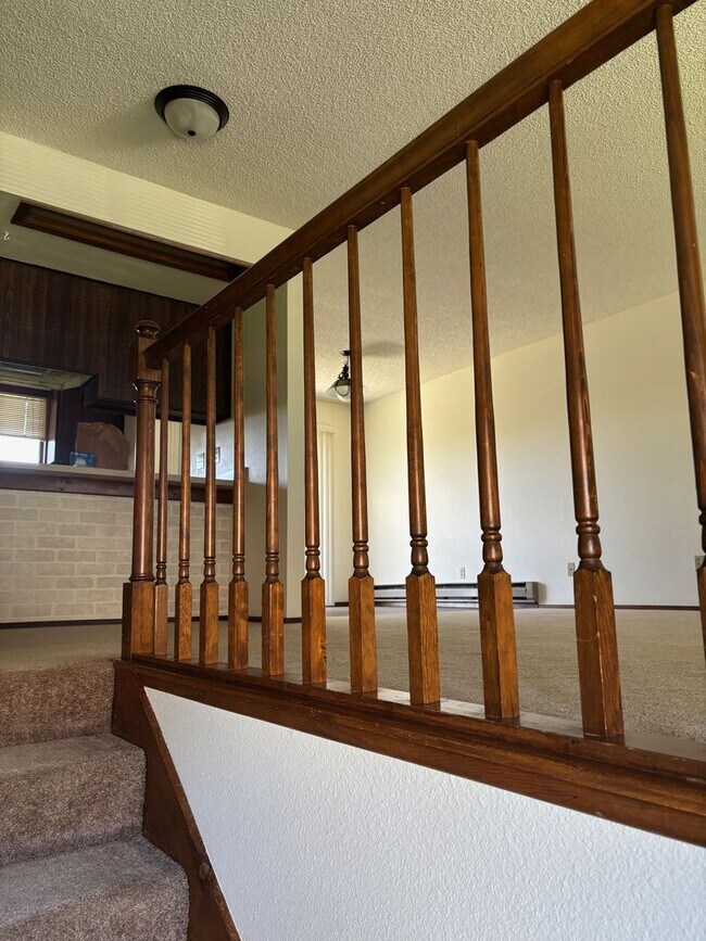 Building Photo - Cute 2 bed 1.5 bath - close to MSU & downtown Bozeman!