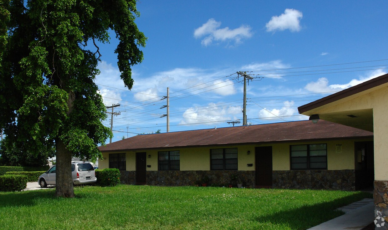 Building Photo - 6200 Washington St