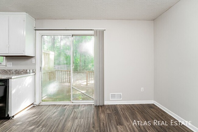 Building Photo - 227 Highland Park Dr