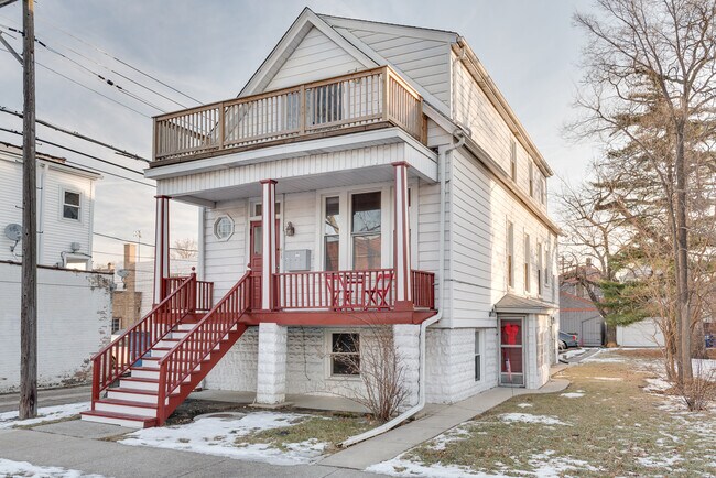 Foto del edificio - 812 Beloit Ave
