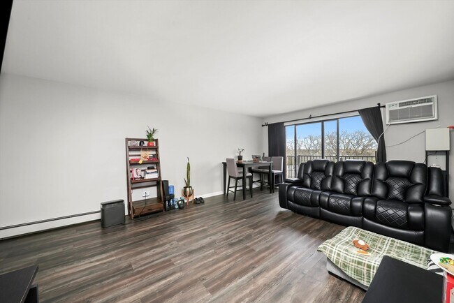 Foto del edificio - 8923 Knight Ave