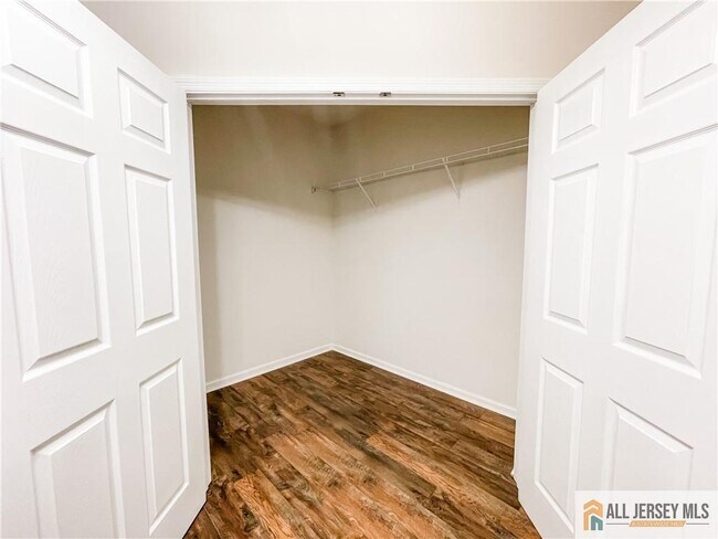 Foto del edificio - 105 Regency Pl