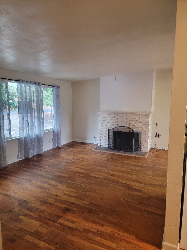 Photo - 1953 Riverview St Apartment